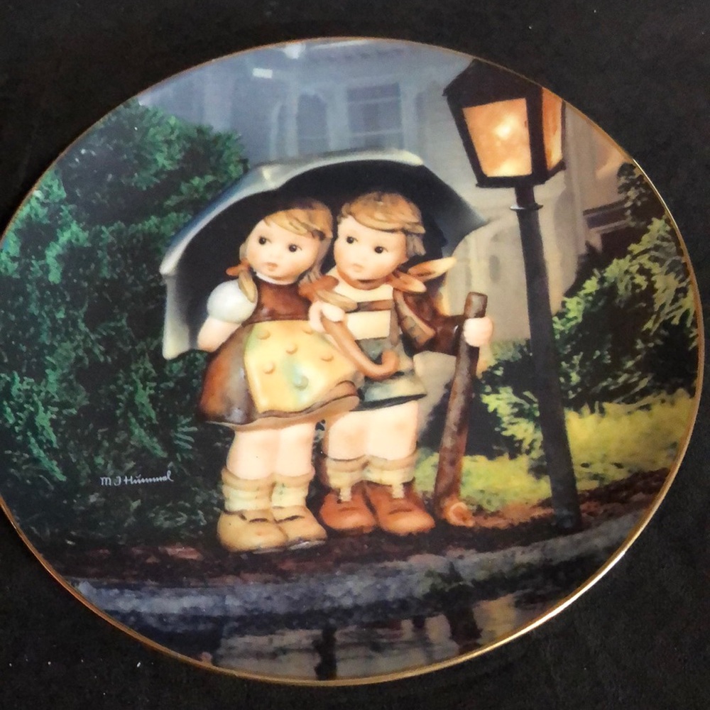 MJ  Hummel Collectors plate stormy weather